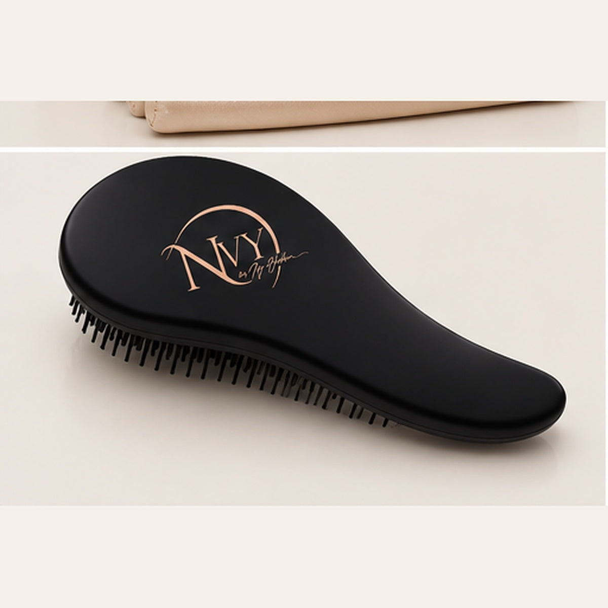 NVY Detangling Brush product photo